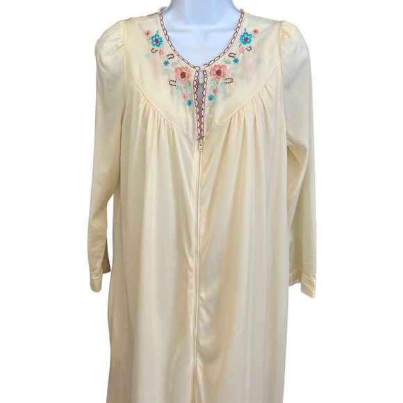 Vintage Unbranded Nightgown Robe Set Floral Embroidery Grandmacore Cottagecore - Picture 4 of 7